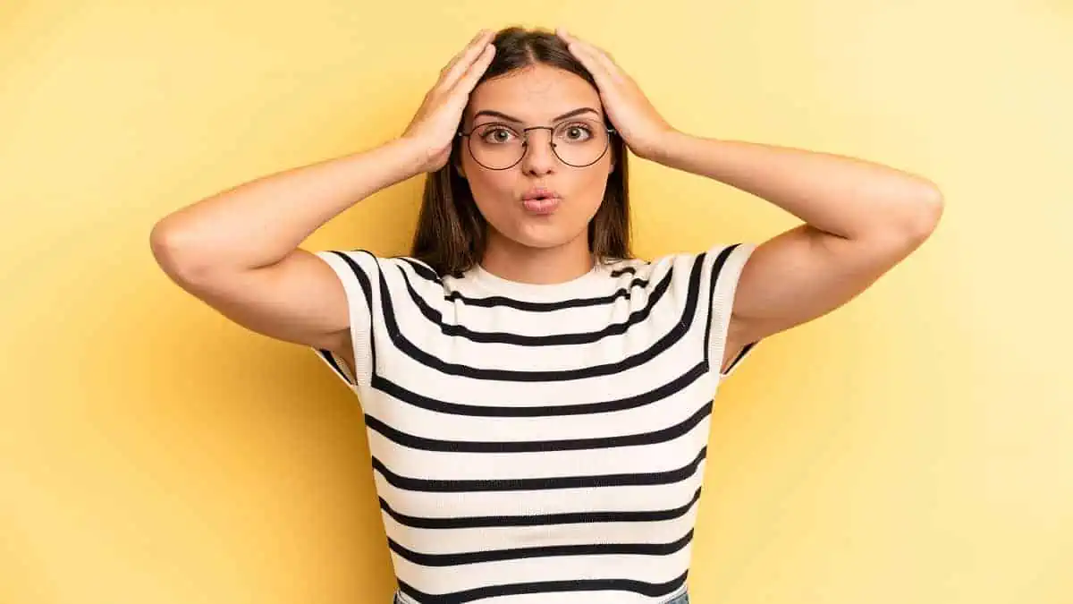 excited-woman-with-glasses